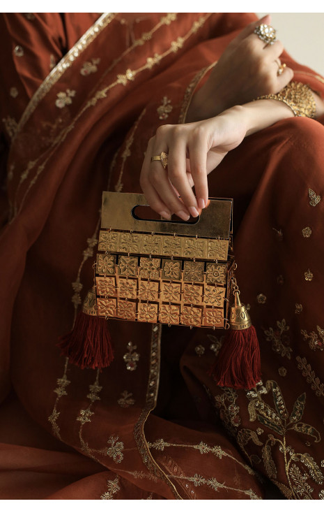 Twin Tassel (Clutch)